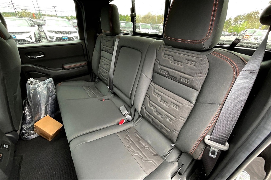 2025 Nissan Frontier PRO-4X - Photo 15