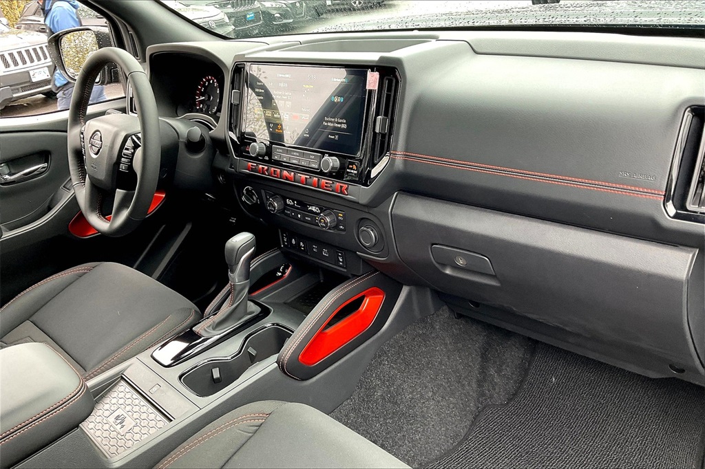 2025 Nissan Frontier PRO-4X - Photo 10