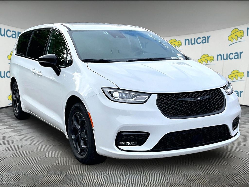 2024 Chrysler Pacifica Hybrid Select S Appearance