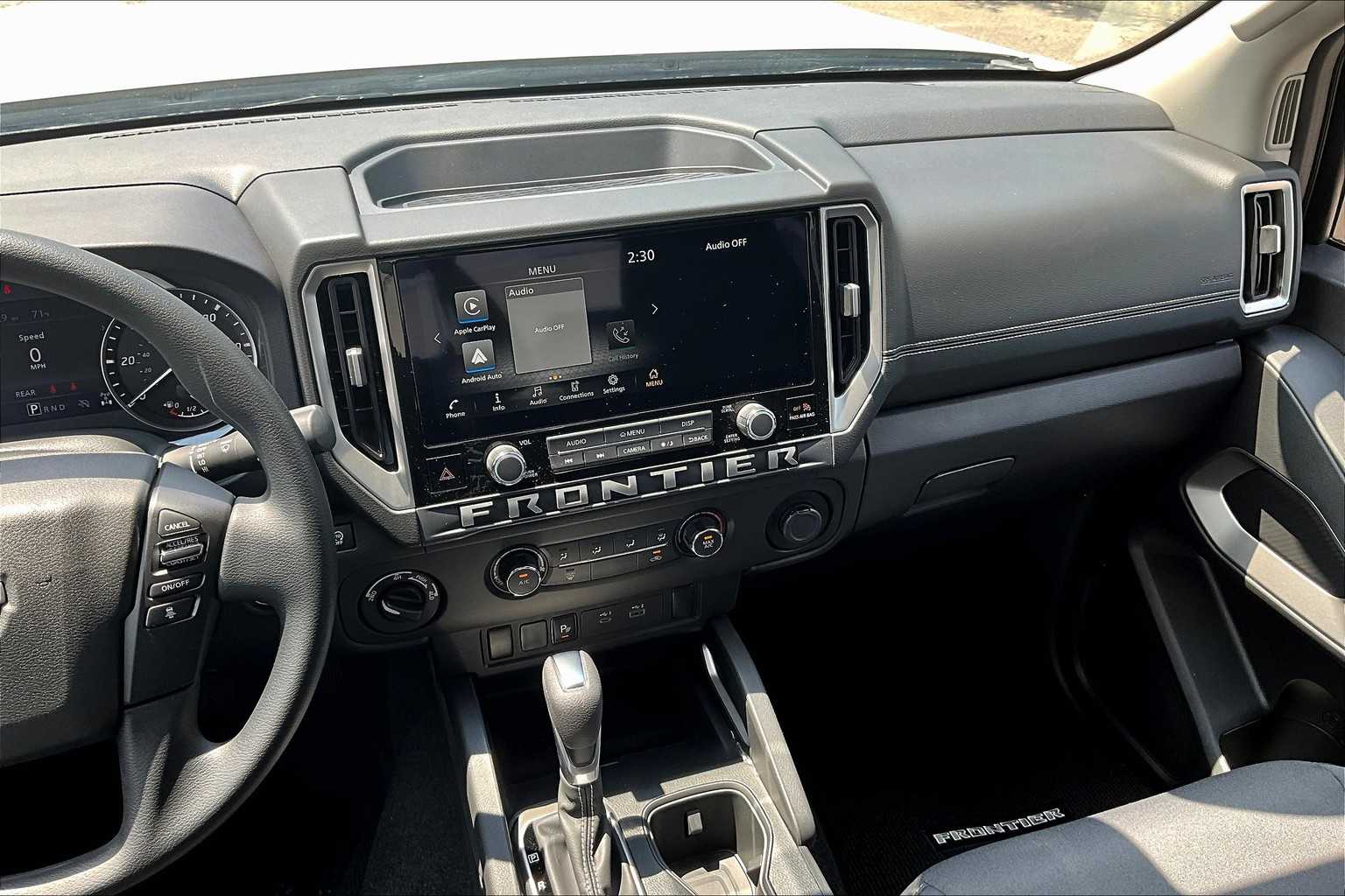 2025 Nissan Frontier SV - Photo 18