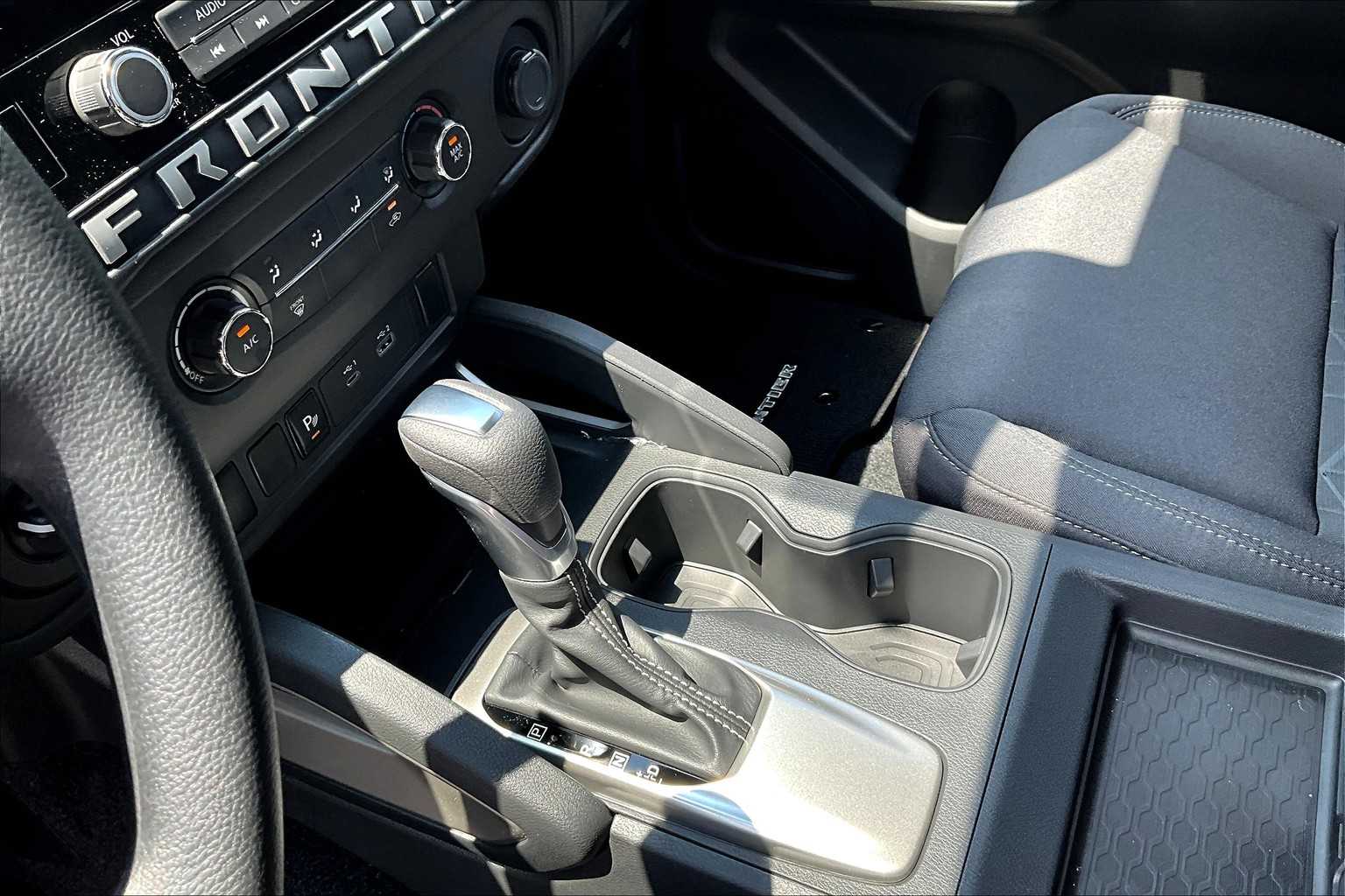 2025 Nissan Frontier SV - Photo 20