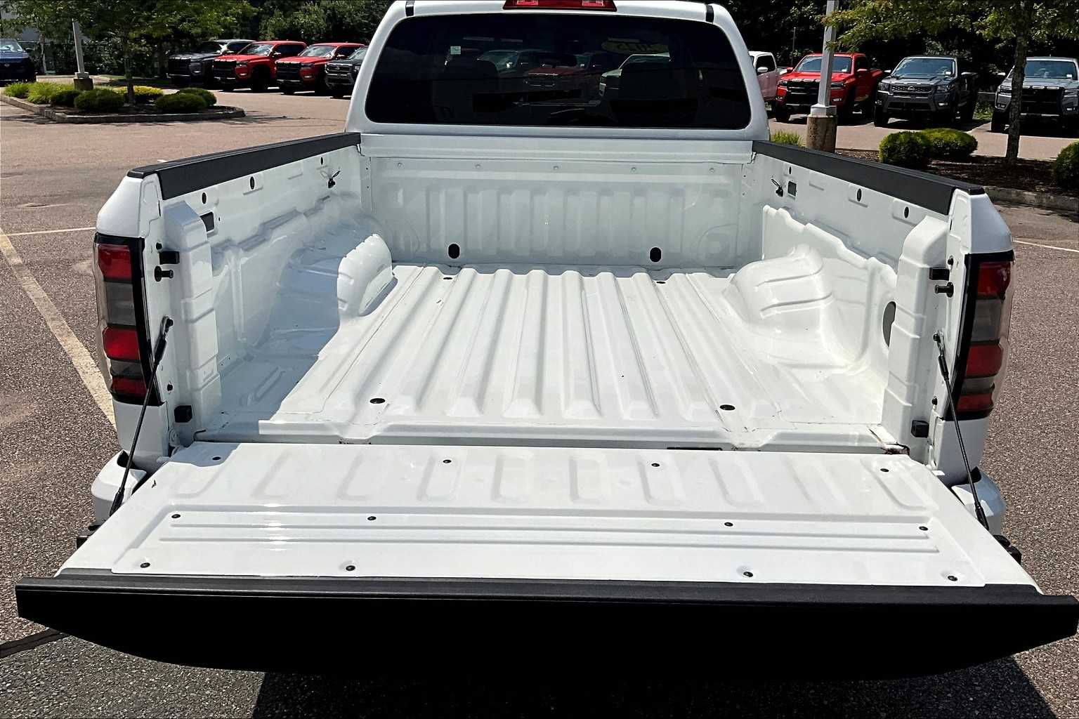 2025 Nissan Frontier SV - Photo 30