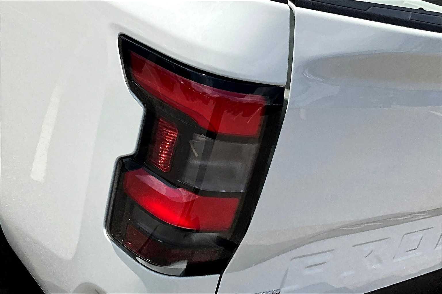 2025 Nissan Frontier SV - Photo 33