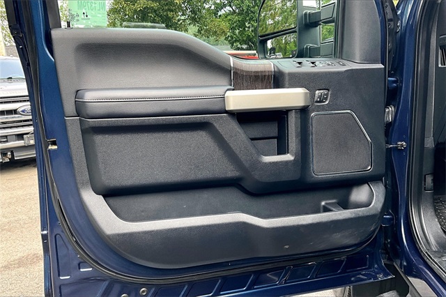 2020 Ford F-350SD Lariat - Photo 19
