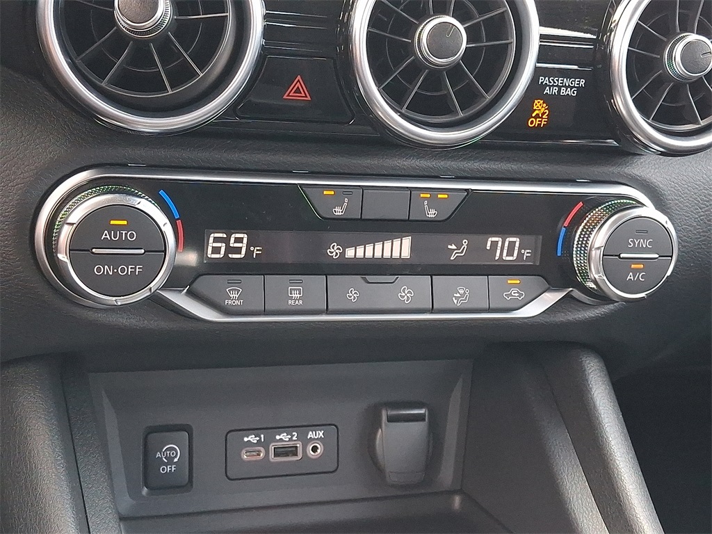 2025 Nissan Sentra SR - Photo 11