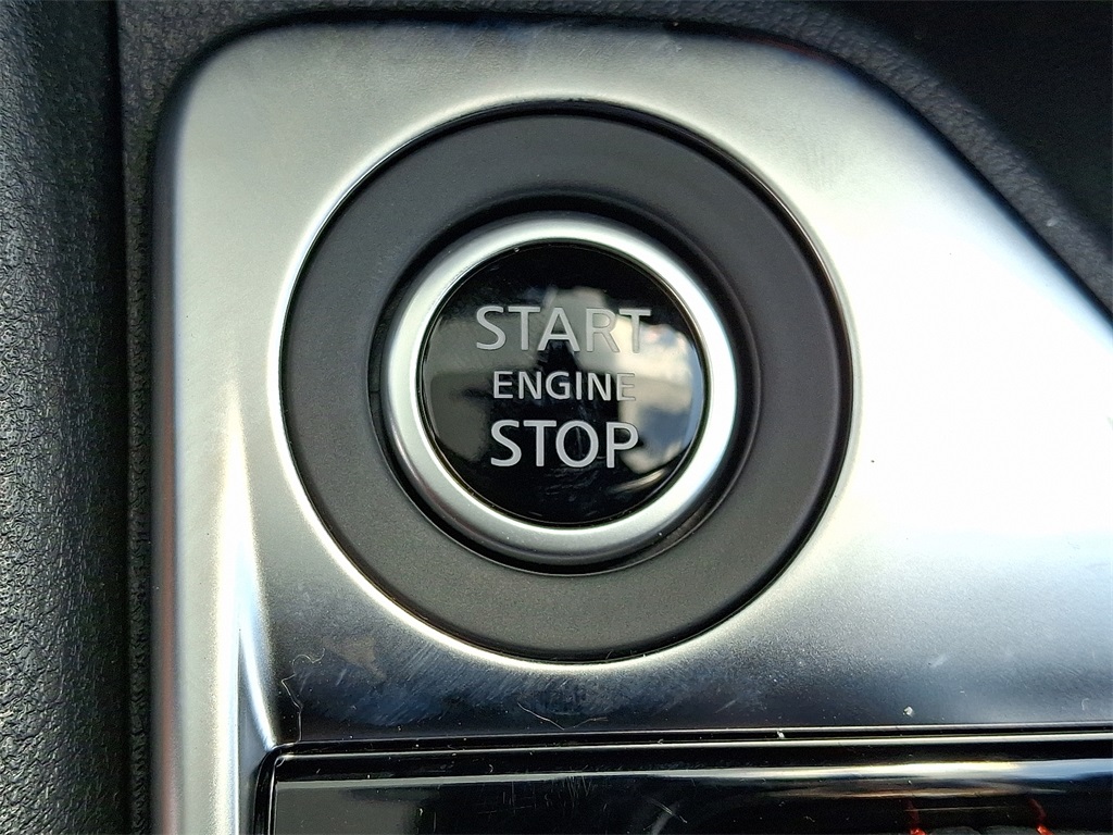 2025 Nissan Sentra SR - Photo 15