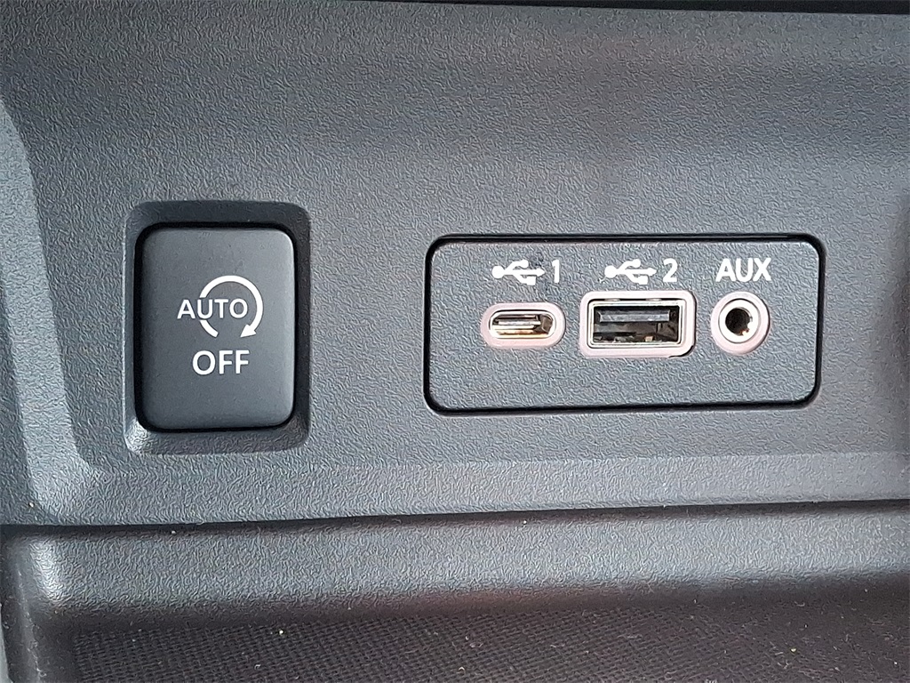 2025 Nissan Sentra SR - Photo 16