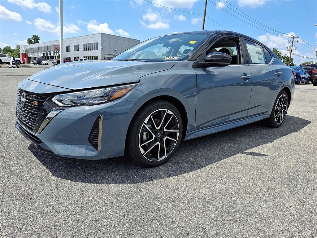 2025 Nissan Sentra SR - Photo 2