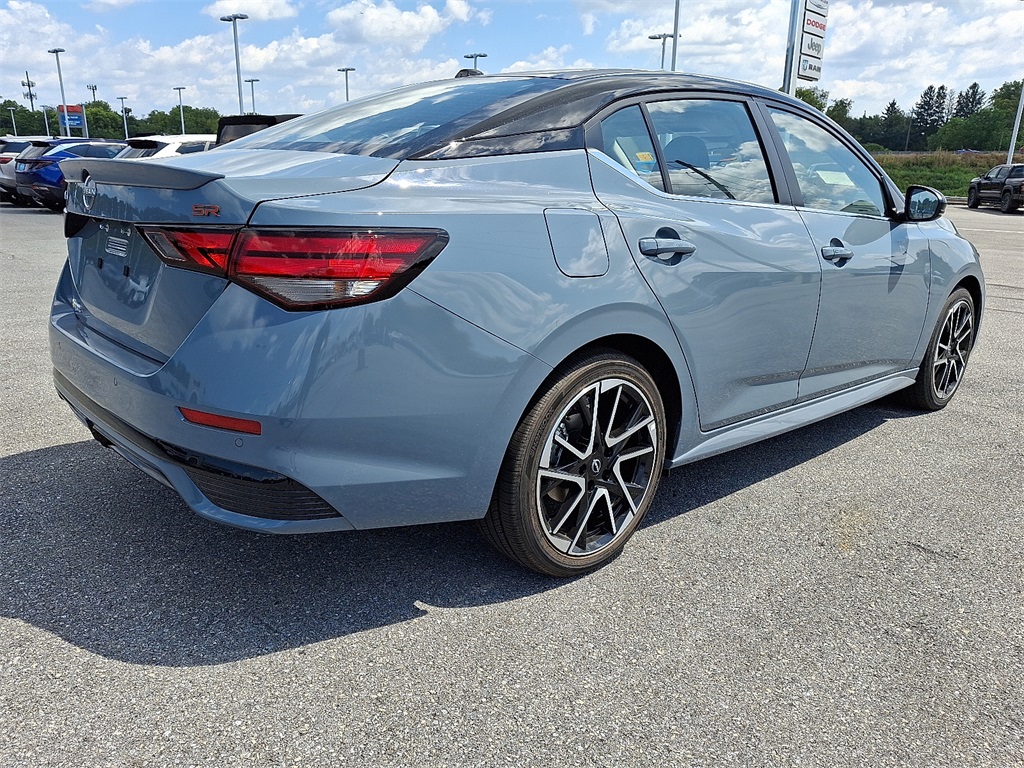 2025 Nissan Sentra SR - Photo 4