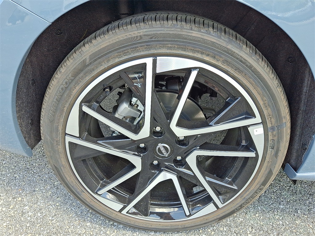 2025 Nissan Sentra SR - Photo 5