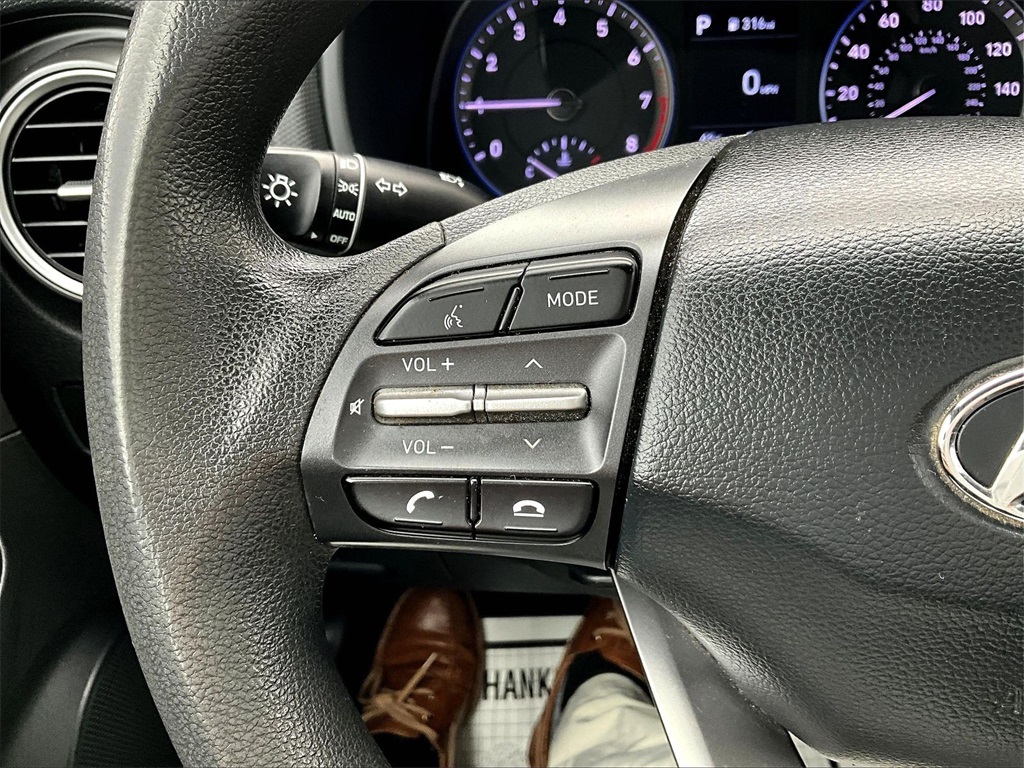 2020 Hyundai Kona SE - Photo 22