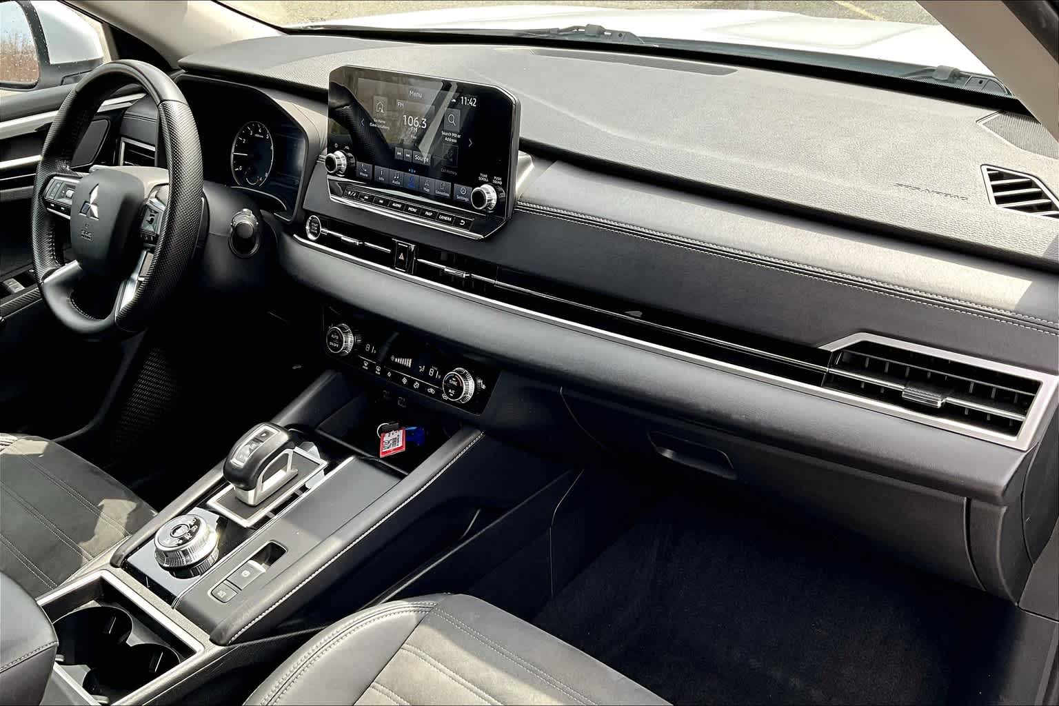 2023 Mitsubishi Outlander SE - Photo 14