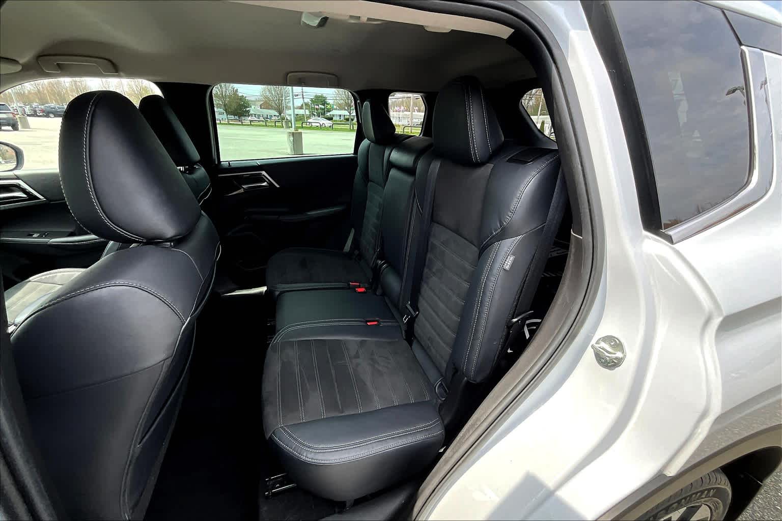 2023 Mitsubishi Outlander SE - Photo 15