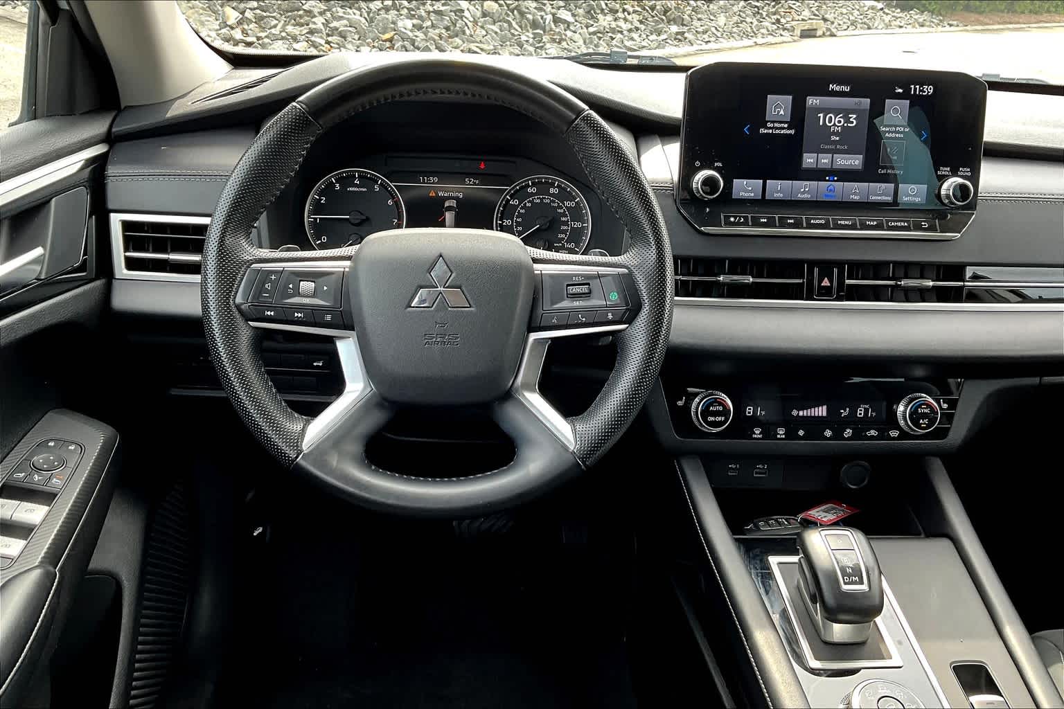 2023 Mitsubishi Outlander SE - Photo 17