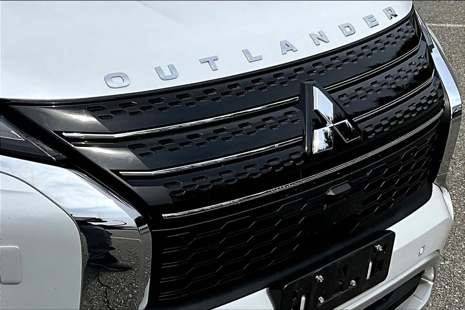 2023 Mitsubishi Outlander SE - Photo 32