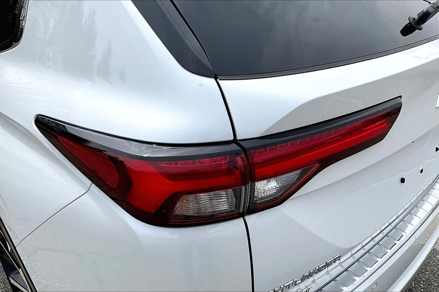 2023 Mitsubishi Outlander SE - Photo 34