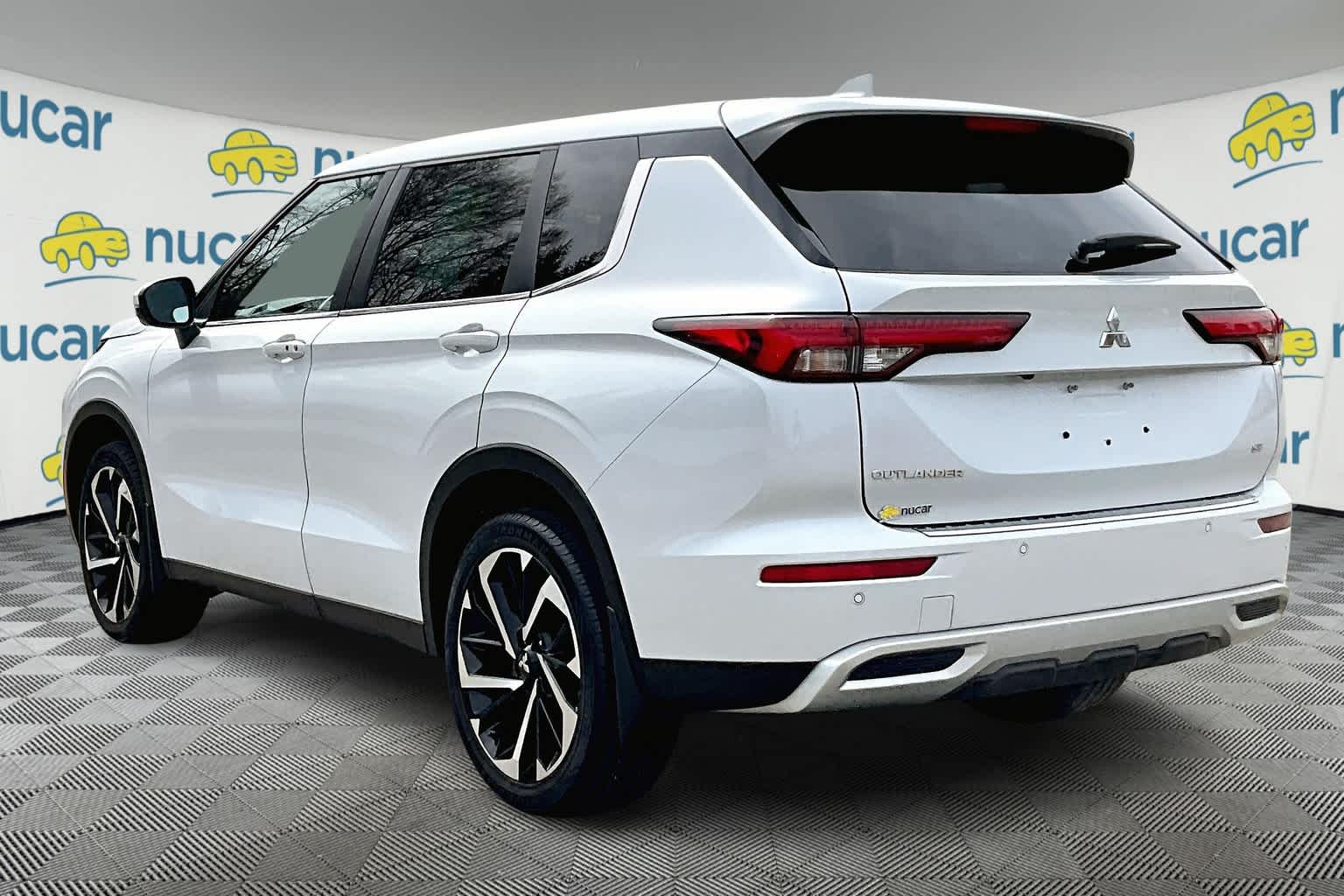 2023 Mitsubishi Outlander SE - Photo 4