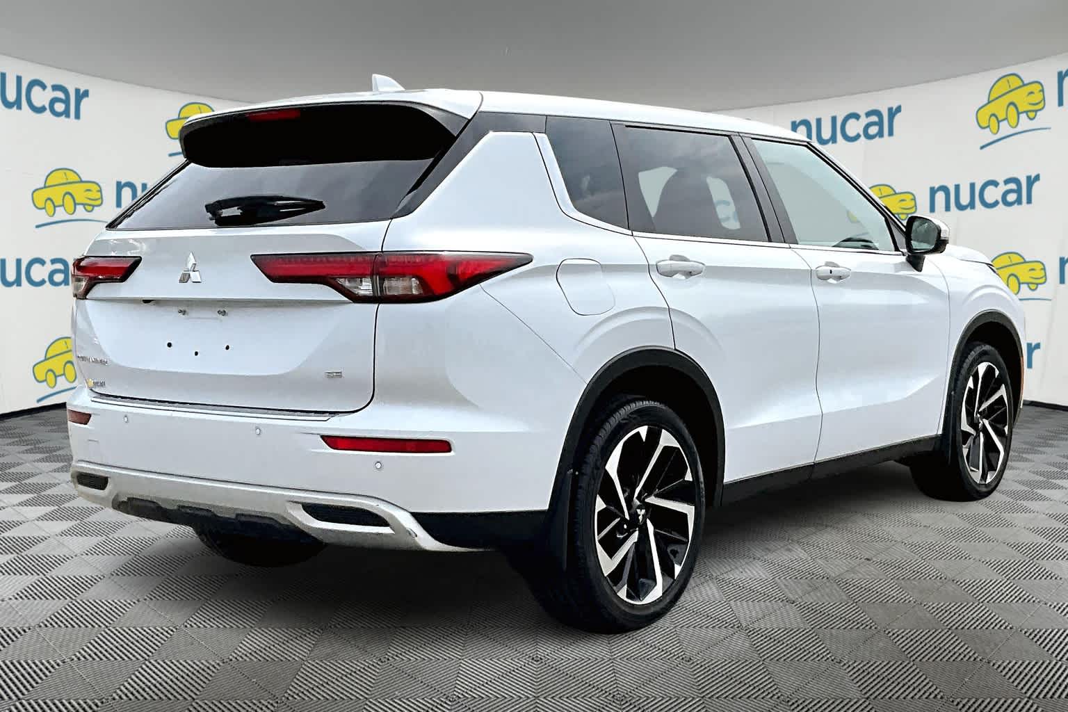 2023 Mitsubishi Outlander SE - Photo 6