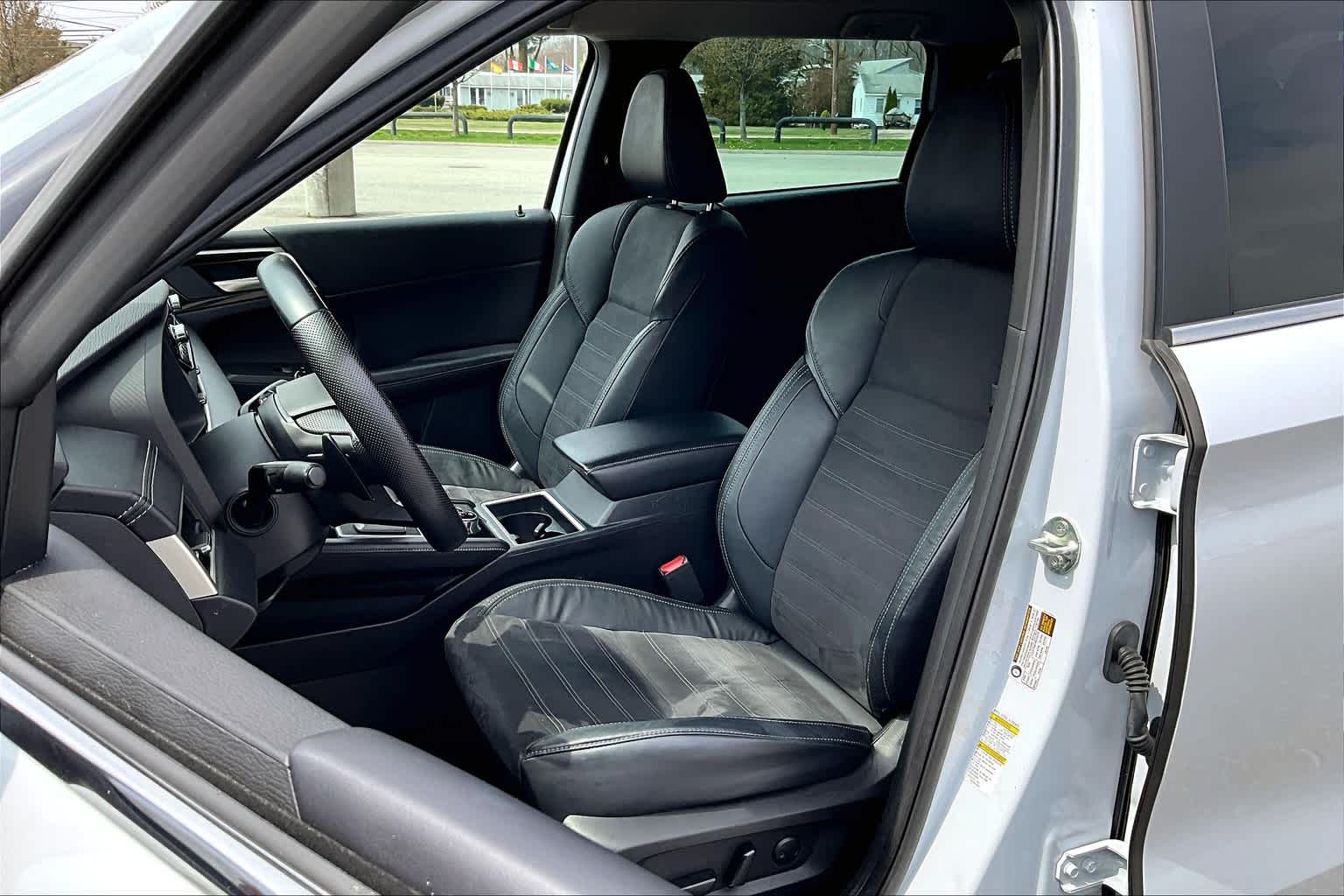 2023 Mitsubishi Outlander SE - Photo 10