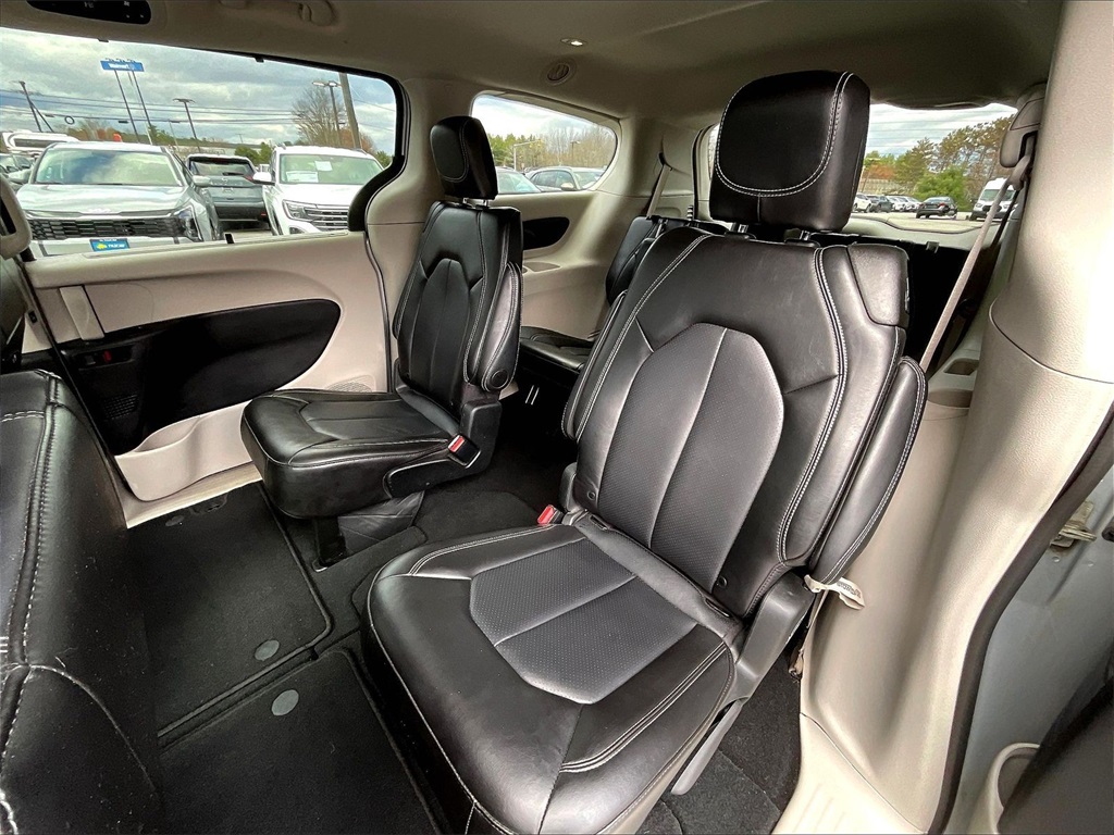 2024 Chrysler Pacifica Touring L - Photo 14