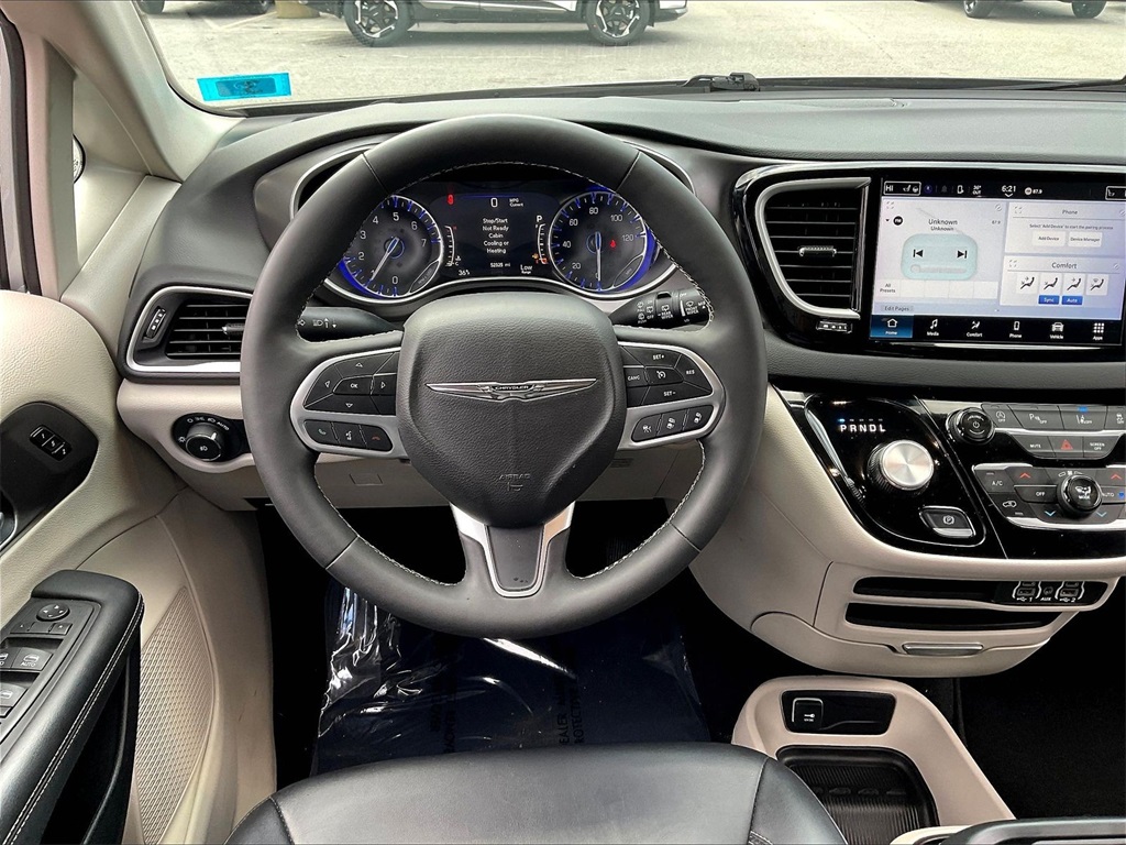 2024 Chrysler Pacifica Touring L - Photo 17