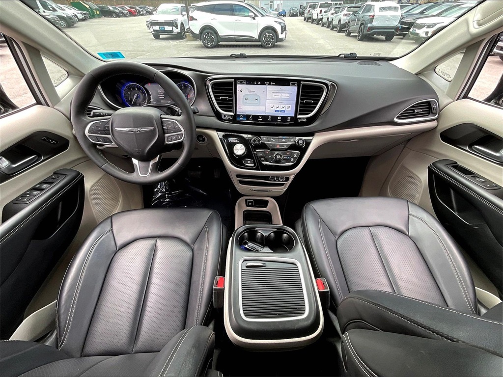 2024 Chrysler Pacifica Touring L - Photo 21