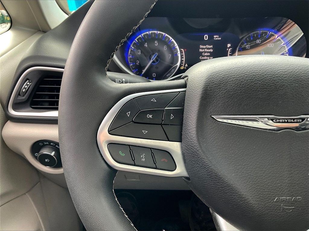 2024 Chrysler Pacifica Touring L - Photo 22