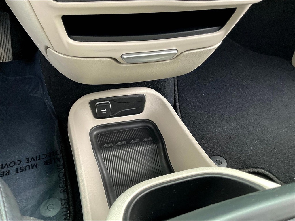 2024 Chrysler Pacifica Touring L - Photo 31