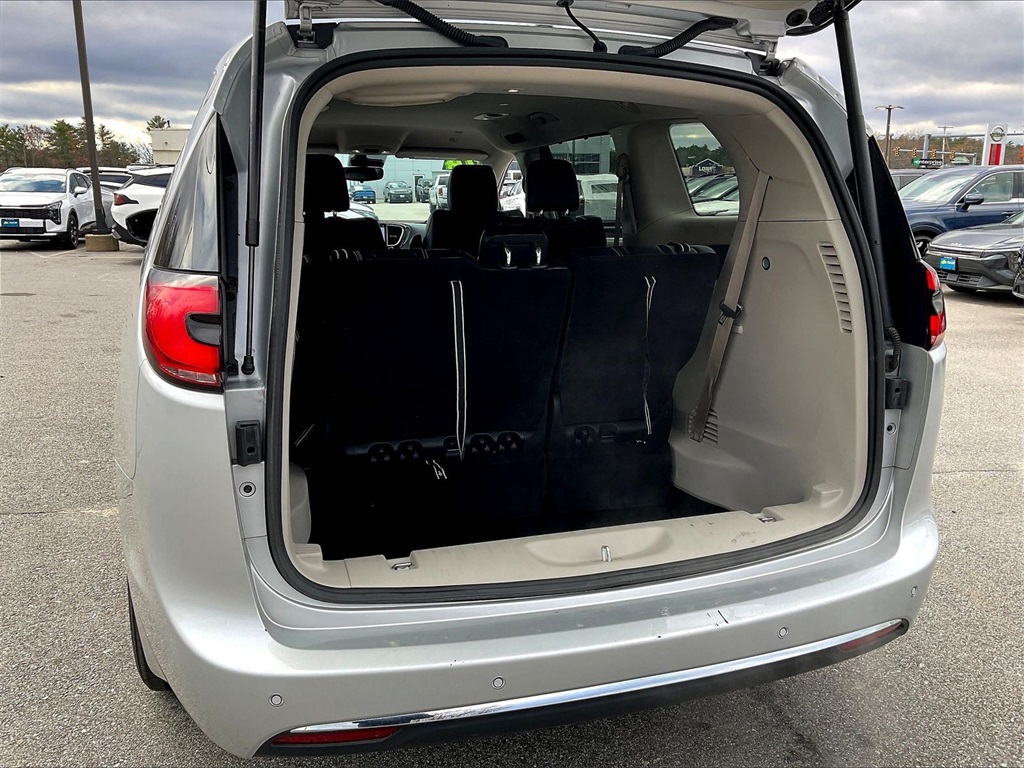 2024 Chrysler Pacifica Touring L - Photo 33
