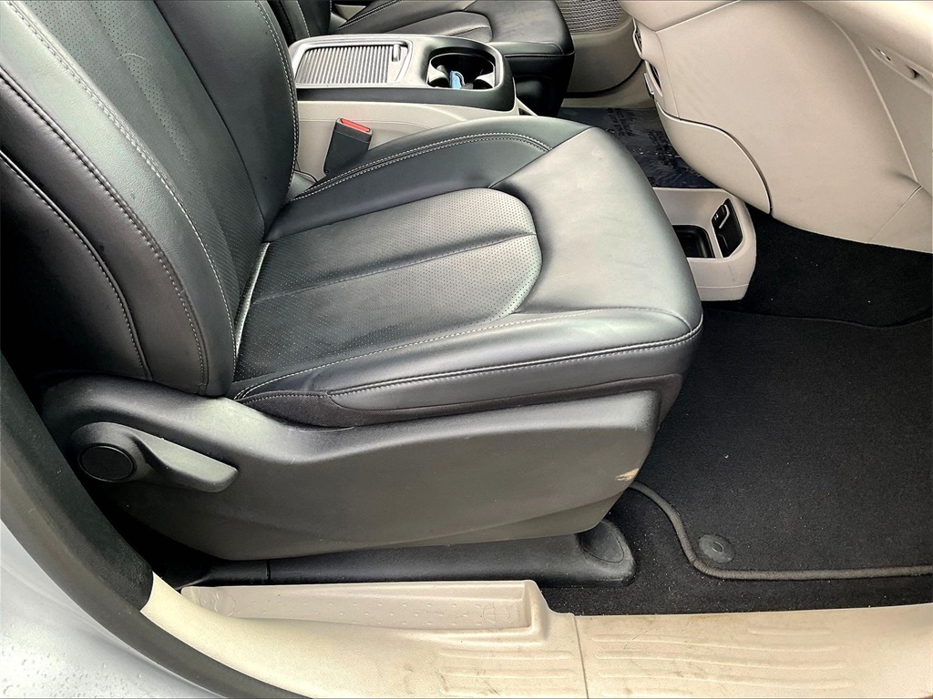 2024 Chrysler Pacifica Touring L - Photo 35