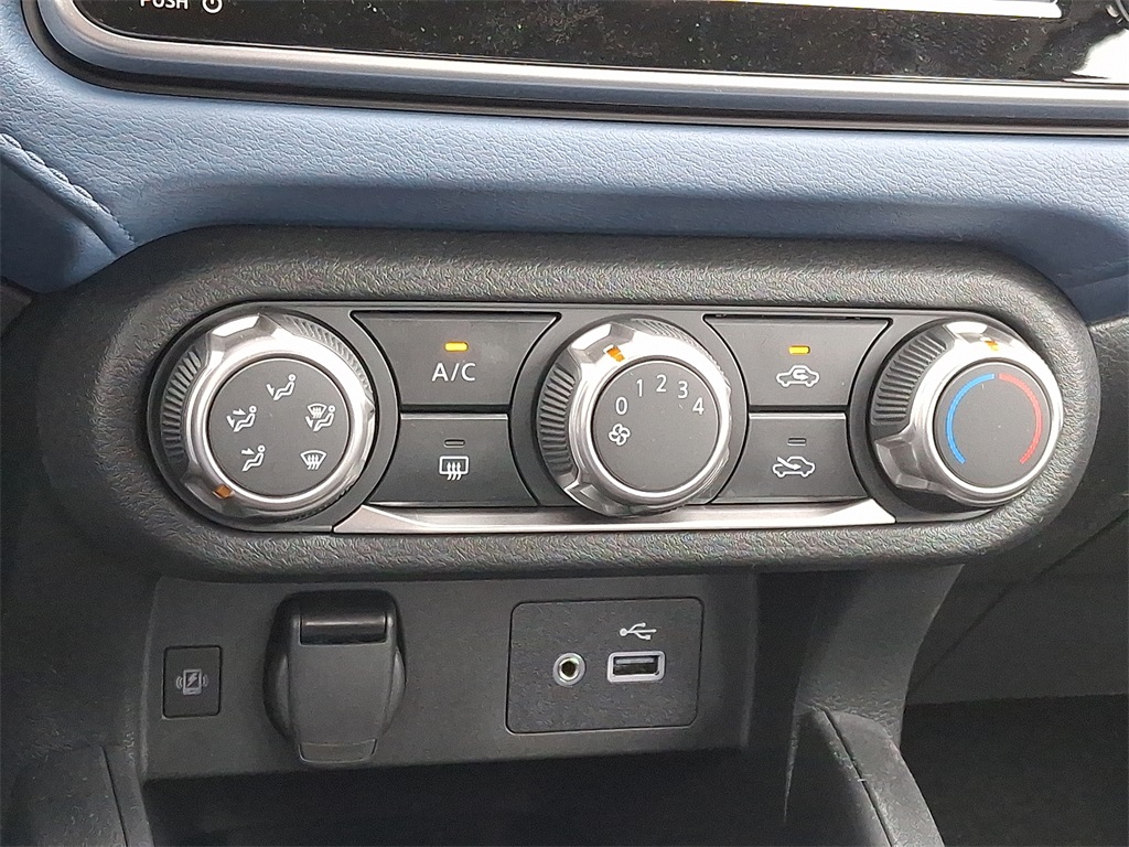 2025 Nissan Versa 1.6 SV - Photo 11