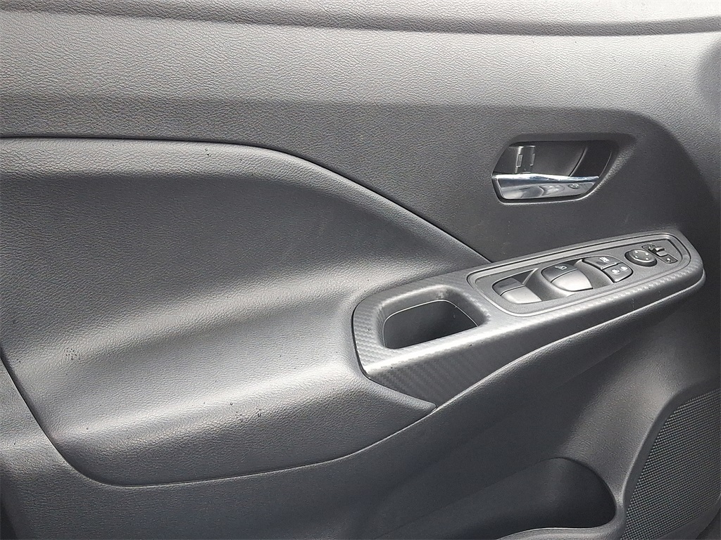 2025 Nissan Versa 1.6 SV - Photo 8
