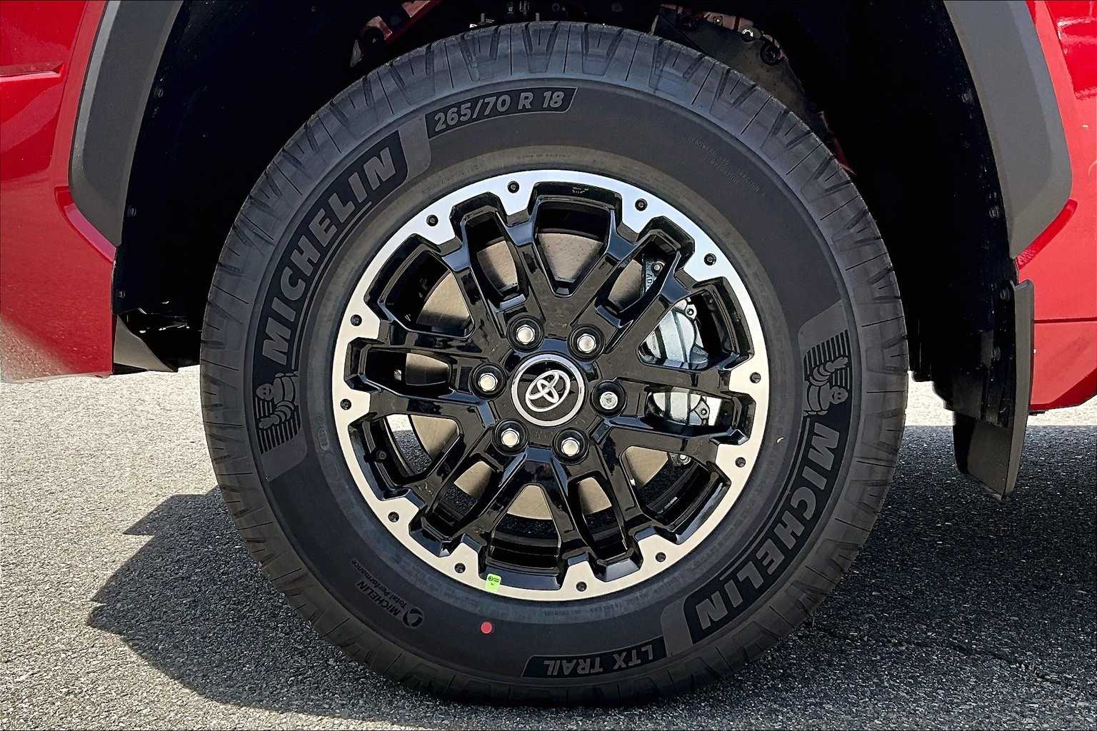 2025 Toyota Tundra SR5 - Photo 8
