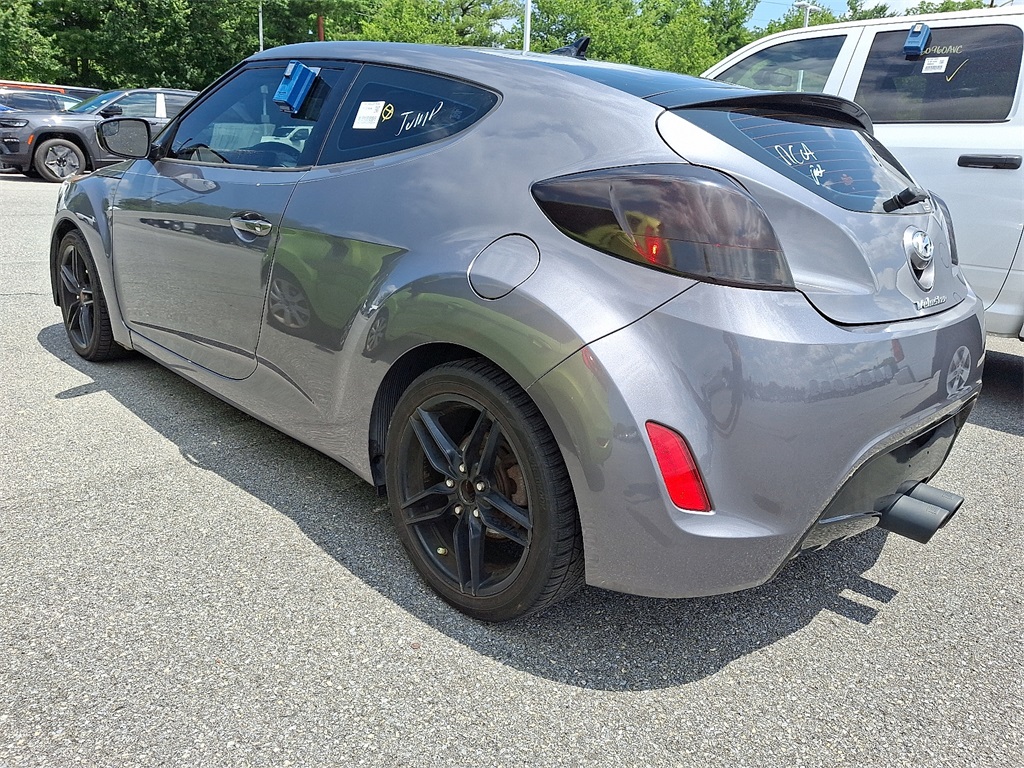 2015 Hyundai Veloster Base - Photo 4