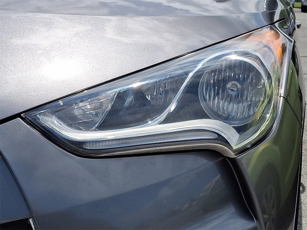 2015 Hyundai Veloster Base - Photo 8
