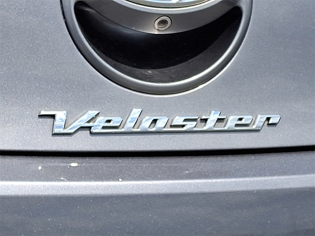 2015 Hyundai Veloster Base - Photo 10