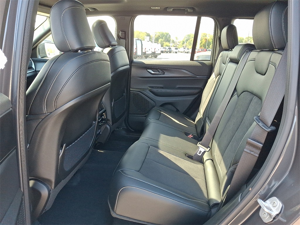 2025 Jeep Grand Cherokee Altitude X - Photo 6