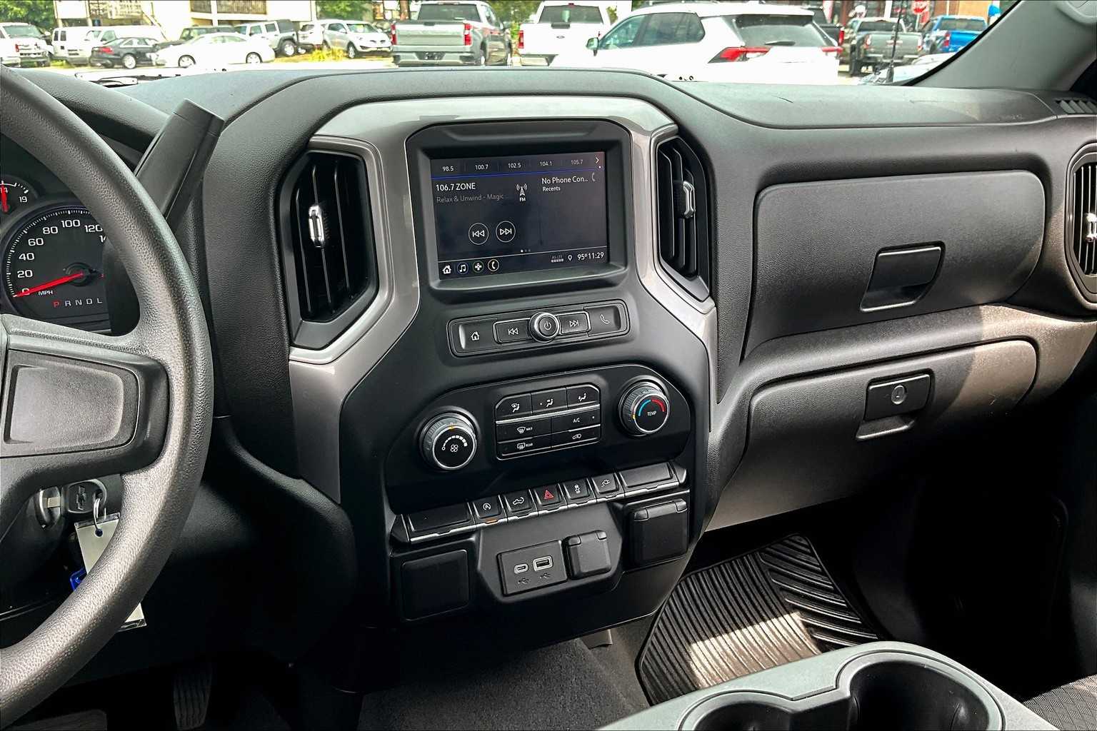 2022 Chevrolet Silverado 1500 LTD Custom - Photo 18