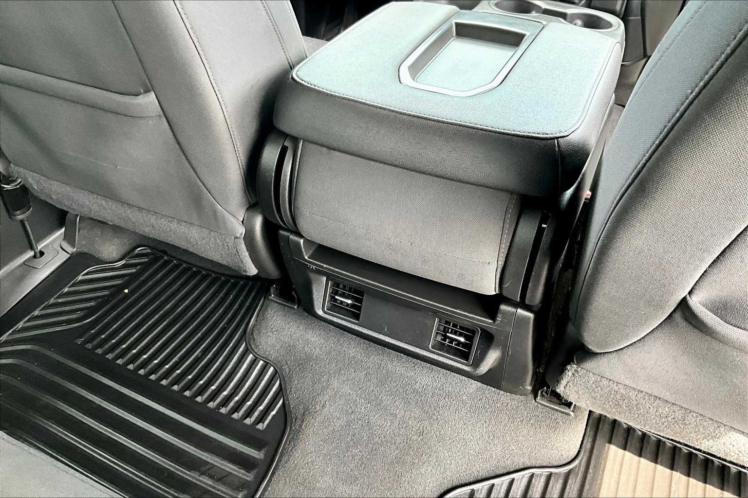 2022 Chevrolet Silverado 1500 LTD Custom - Photo 26