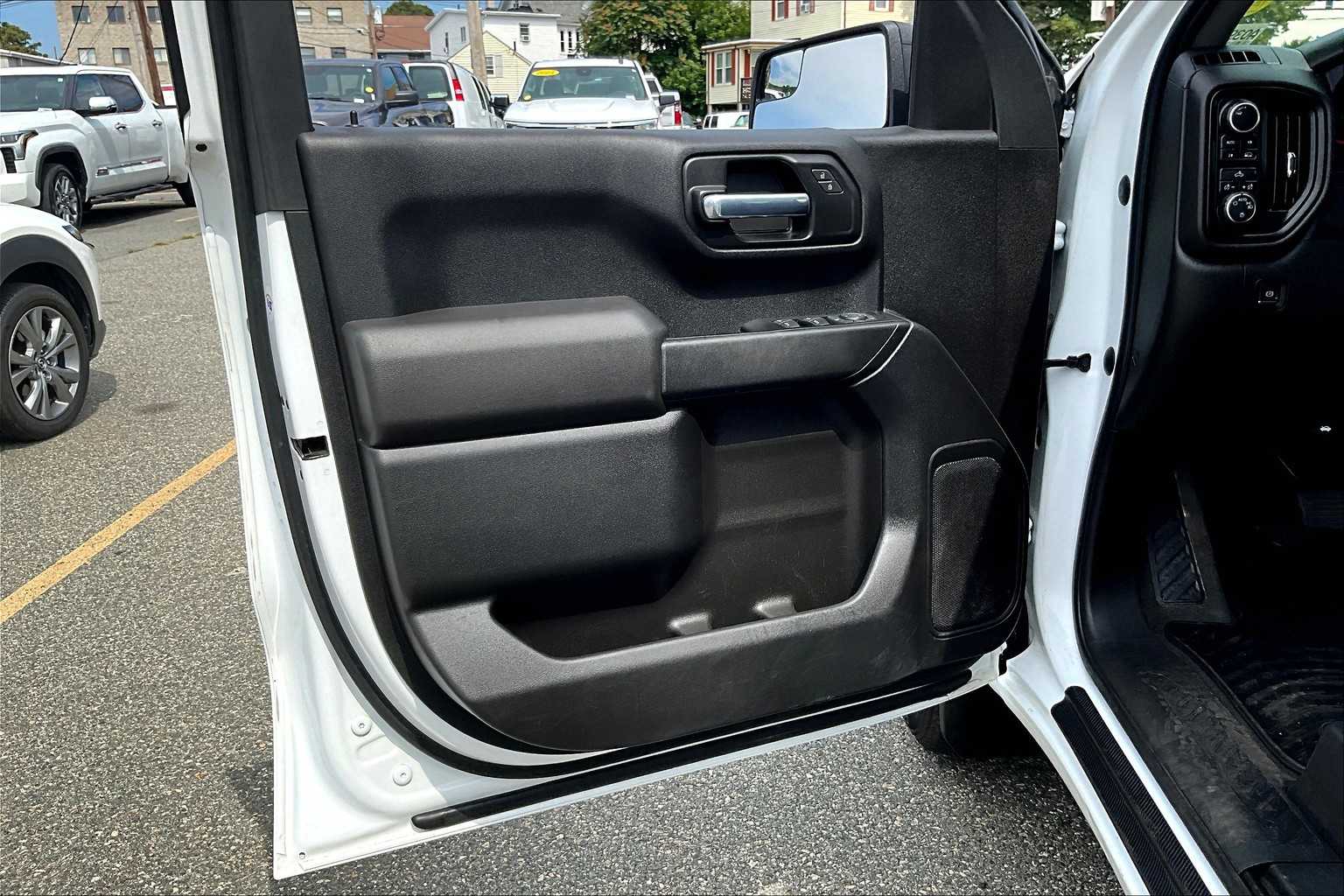 2022 Chevrolet Silverado 1500 LTD Custom - Photo 9