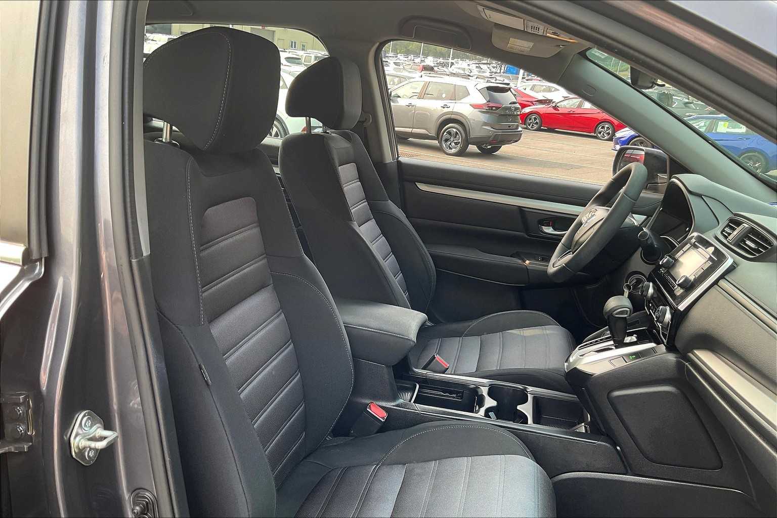 2018 Honda CR-V LX - Photo 11