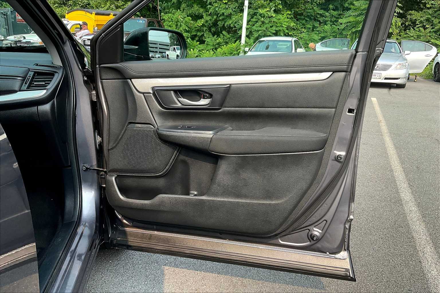 2018 Honda CR-V LX - Photo 12