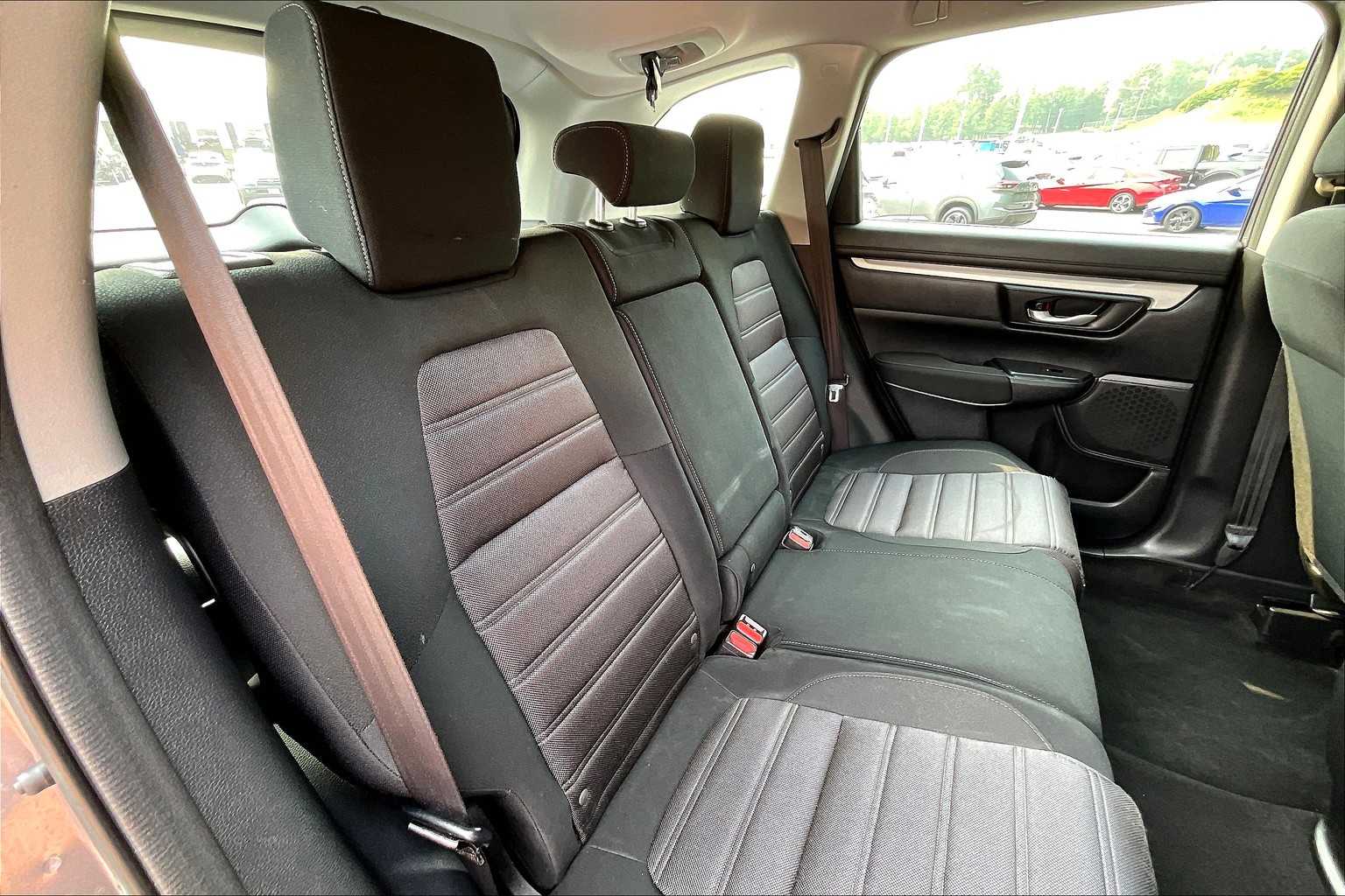 2018 Honda CR-V LX - Photo 16