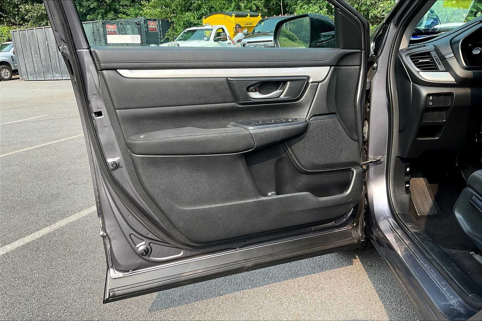 2018 Honda CR-V LX - Photo 9