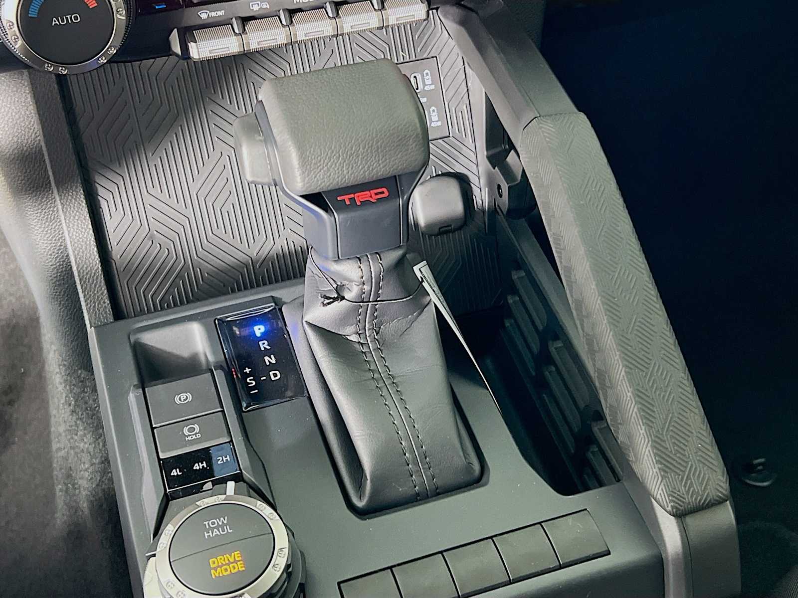 2025 Toyota Tacoma TRD Sport - Photo 11