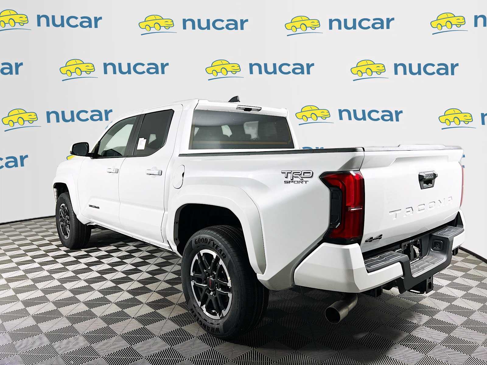 2025 Toyota Tacoma TRD Sport - Photo 4