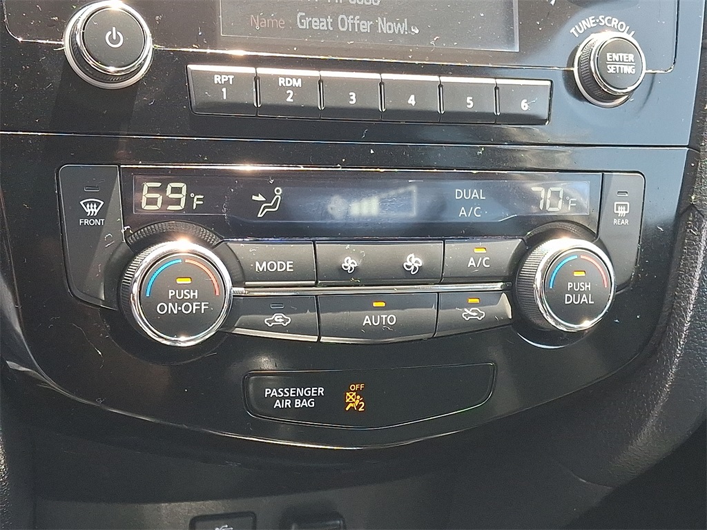 2017 Nissan Rogue SV - Photo 16