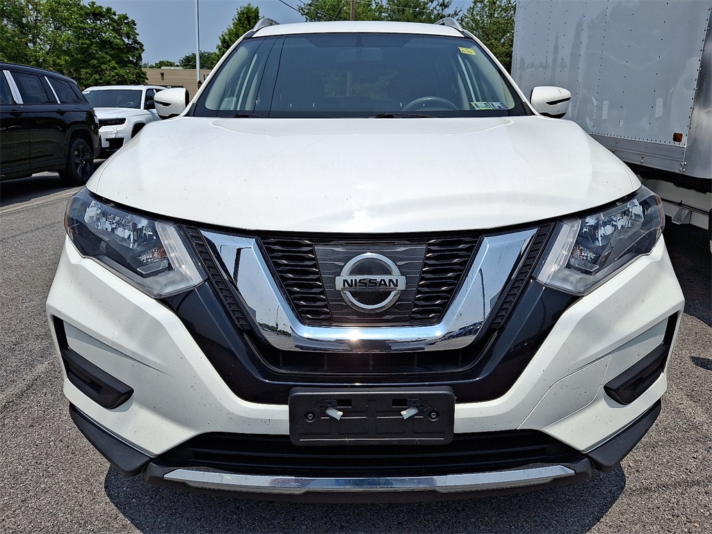 2017 Nissan Rogue  - Photo 2