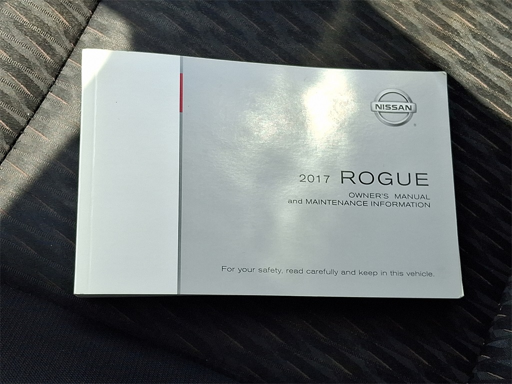 2017 Nissan Rogue SV - Photo 26
