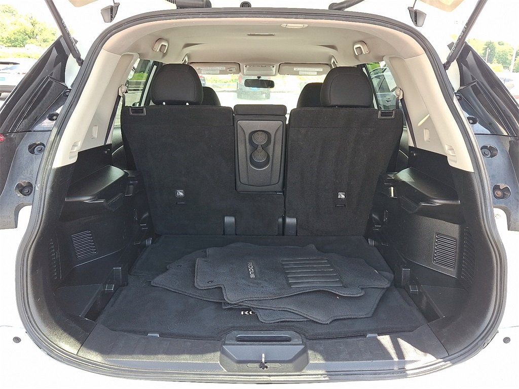 2017 Nissan Rogue SV - Photo 28